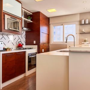 Apartamento com 130m², 3 dormitórios, 1 suíte, 2 vagas no Caravaggio em Torres para Comprar