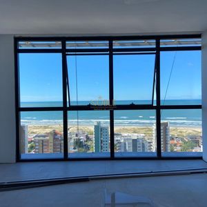 Cobertura com 385m², 4 dormitórios, 4 suítes, 4 vagas no Vanguard em Torres para Comprar