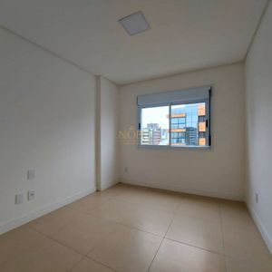 Apartamento com 109m², 3 dormitórios, 1 suíte, 1 vaga no San Pietro em Torres para Comprar