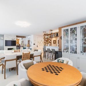 Apartamento com 220m², 4 dormitórios, 4 suítes, 3 vagas no Vitra em Torres para Comprar