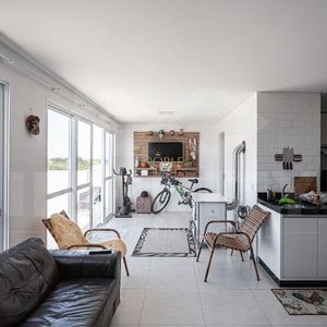 Apartamento com 201m², 3 dormitórios, 1 suíte, 3 vagas no Paris em Torres para Comprar