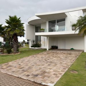 Casa de Condomínio com 359m², 4 dormitórios, 4 suítes, 2 vagas no Reserva das Águas em Torres para Comprar