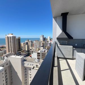 Apartamento com 90m², 2 dormitórios, 2 suítes, 1 vaga no Maui Residencial em Torres para Comprar