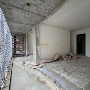 Apartamento com 80m², 2 dormitórios, 1 suíte, 1 vaga no Mirage em Torres para Comprar