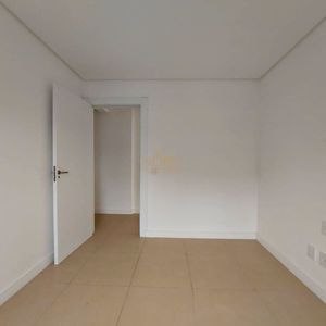 Apartamento com 109m², 3 dormitórios, 1 suíte, 1 vaga no San Pietro em Torres para Comprar