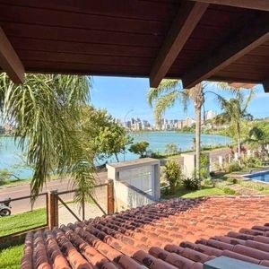 Sobrado com 199m², 3 dormitórios, 3 suítes, 2 vagas no bairro Praia da Cal em Torres para Comprar