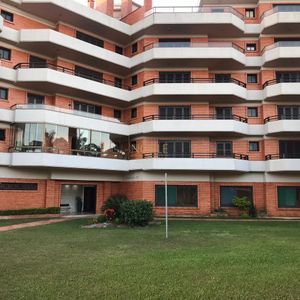Apartamento com 200m², 3 dormitórios, 1 suíte, 2 vagas no Marina Del Rey em Torres para Comprar