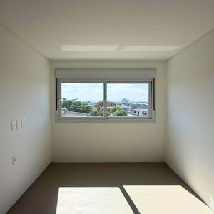 Apartamento com 85m², 2 dormitórios, 2 suítes, 1 vaga no Punta Del Sole em Torres para Comprar
