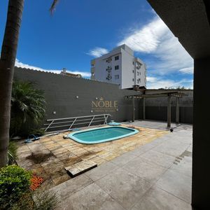 Sobrado com 350m², 5 dormitórios, 1 suíte, 4 vagas no bairro Centro em Torres para Comprar