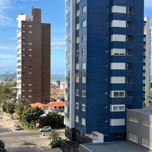 Apartamento com 110m², 3 dormitórios, 1 suíte, 2 vagas no LONDON em Torres para Comprar