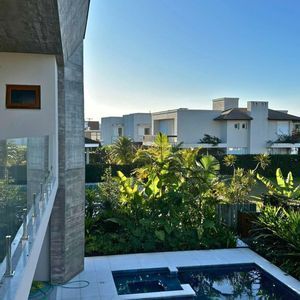 Casa de Condomínio com 360m², 4 dormitórios, 4 suítes, 2 vagas no Ocean Side em Torres para Comprar