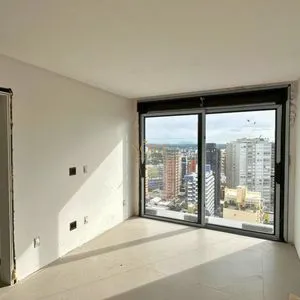 Apartamento com 385m², 4 dormitórios, 4 suítes, 2 vagas no Vanguard em Torres para Comprar