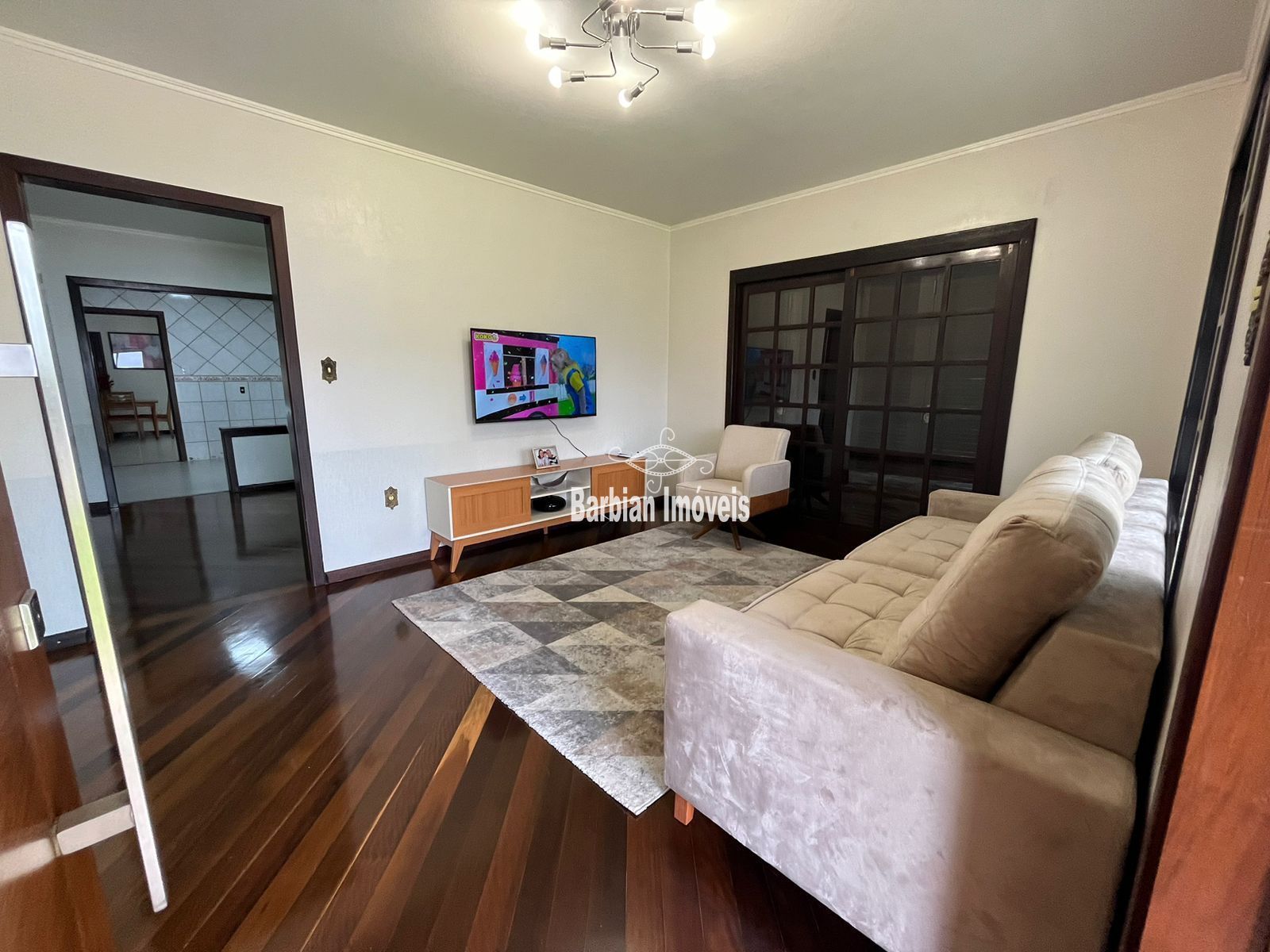 Casa à venda com 3 quartos, 210m² - Foto 3
