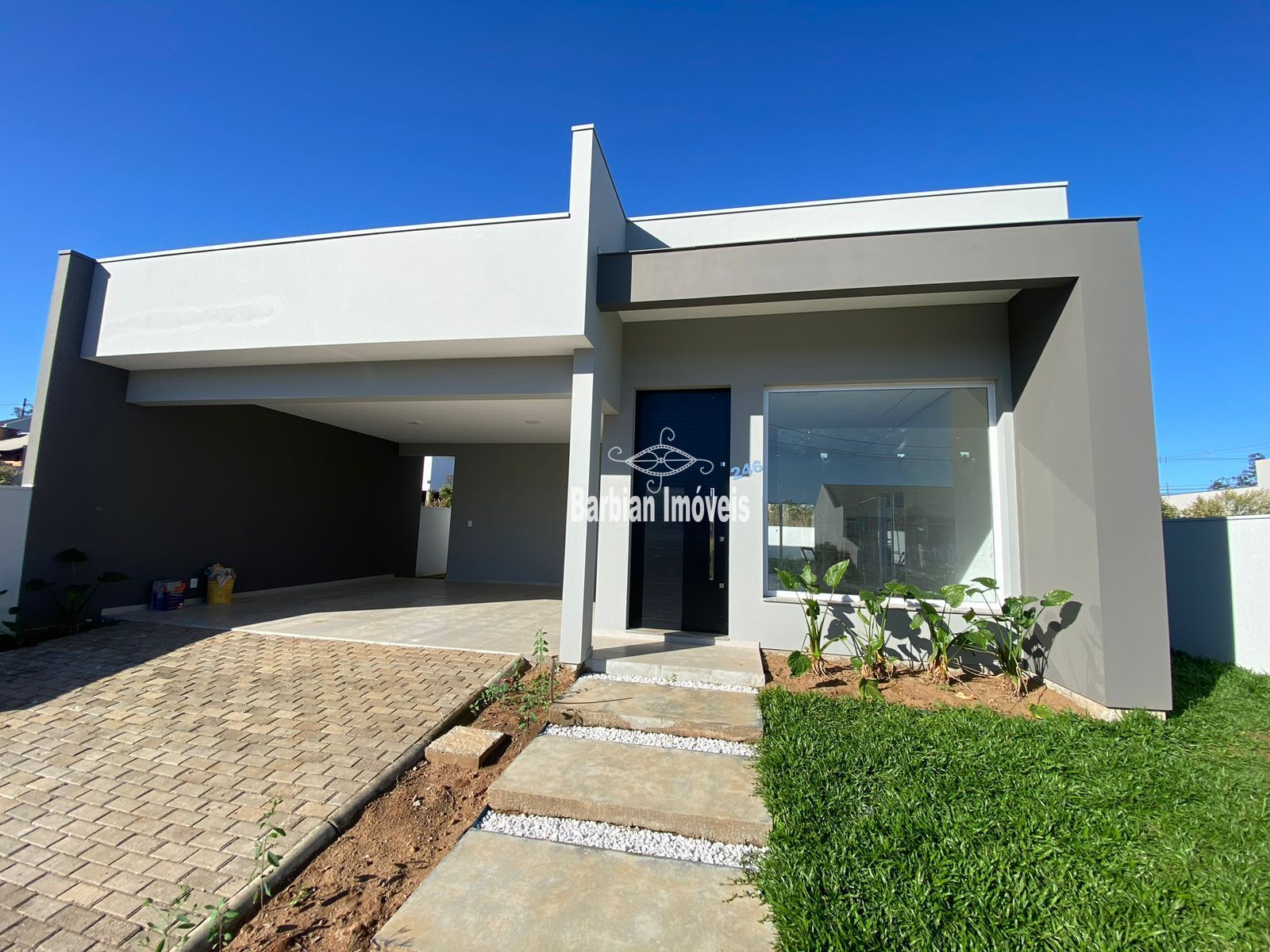 Casa à venda com 3 quartos, 118m² - Foto 1