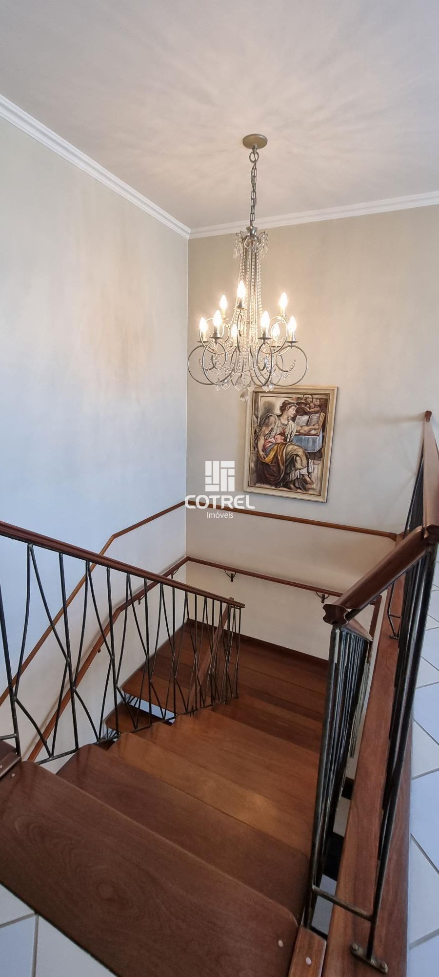 Linda casa com 4 dormitórios, sendo 3 suítes e 2 vagas de garagem na Avenida Lib