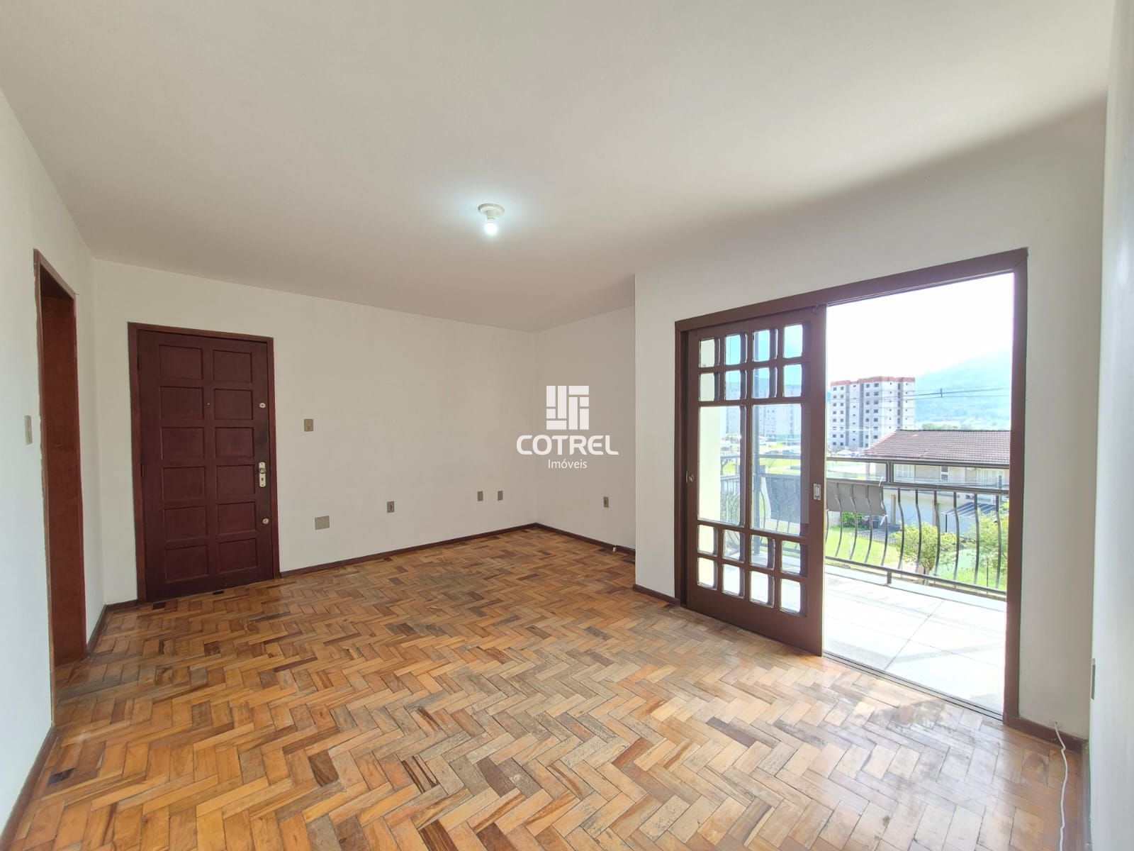 Apartamento à Venda 3 dormitórios sendo 1 suíte situado no bairro Camobi em Sant