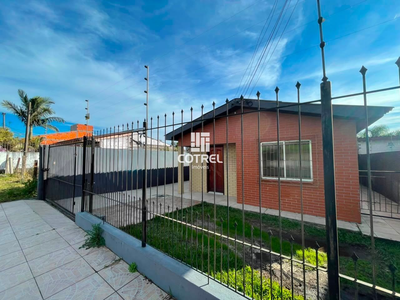 Casa Semimobiliada à Venda 3 dormitórios no bairro Pinheiro Machado em Santa Mar
