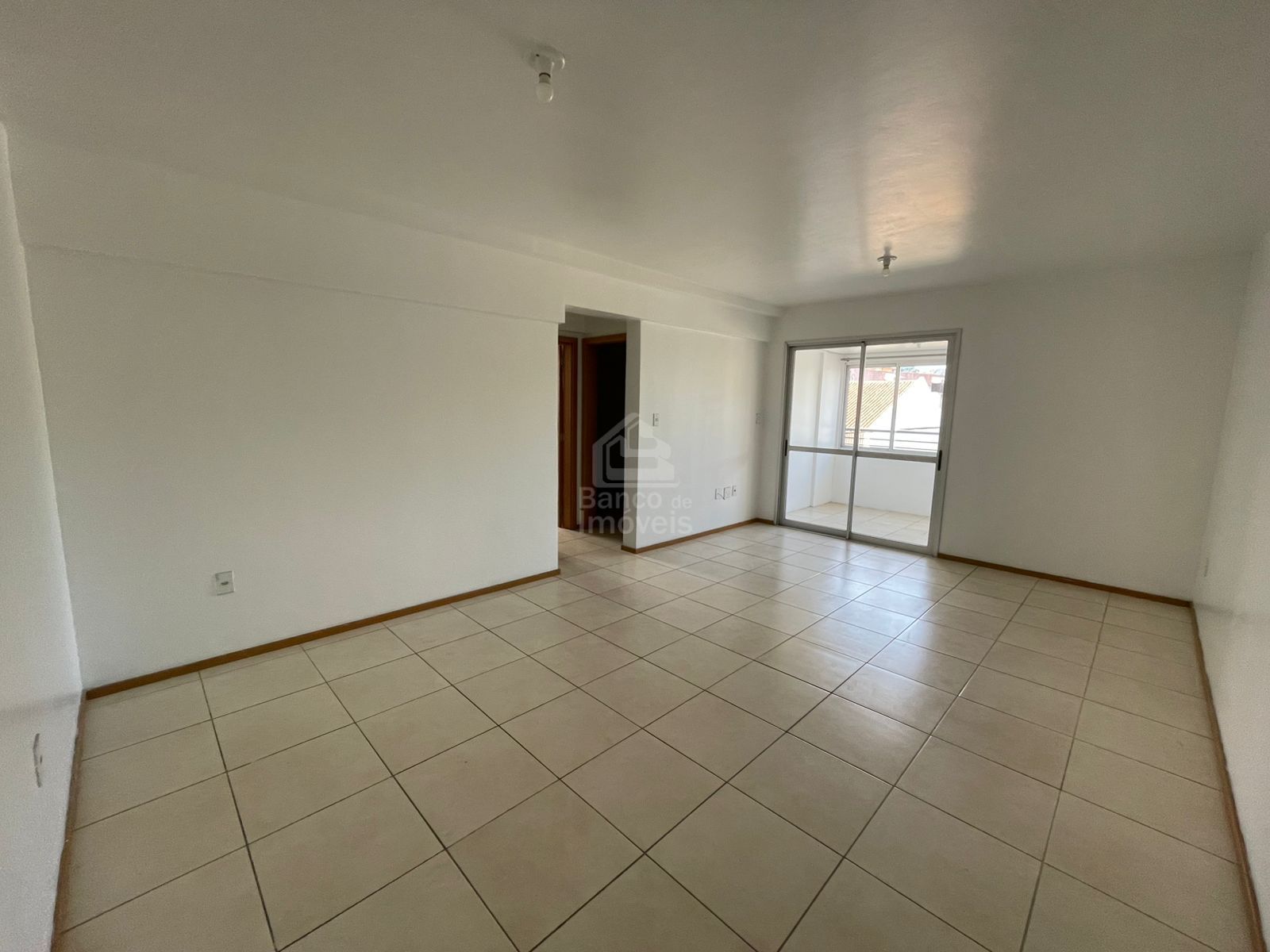 Apartamento para alugar com 2 quartos, 85m² - Foto 3