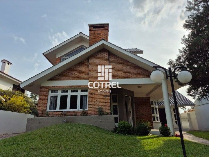 Casa Semimobiliada à Venda 4 dormitórios sendo 1 suíte no bairro Camobi em Santa