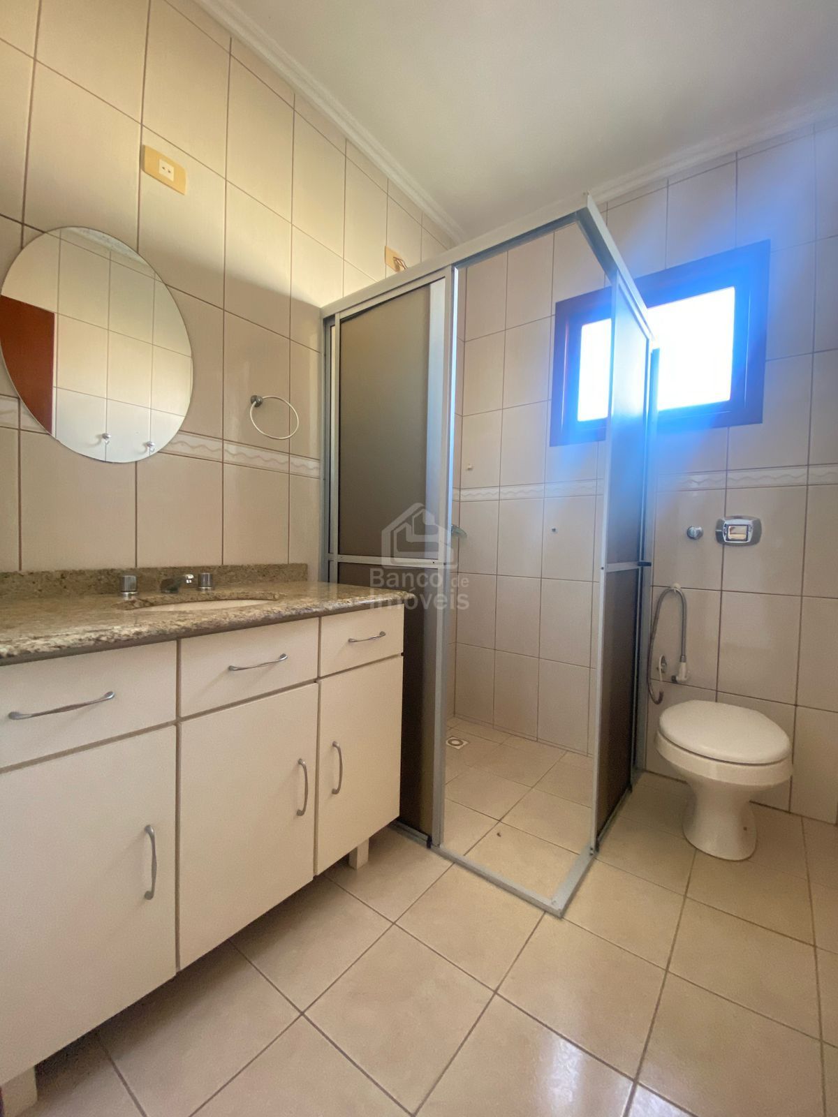 Apartamento para alugar com 2 quartos, 95m² - Foto 11