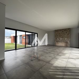 Casa com 199m² e 3 dormitórios no bairro Universitário em Lajeado para Comprar