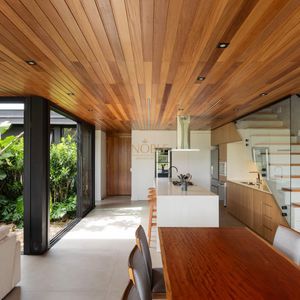 Casa de Condomínio com 244m², 4 dormitórios, 4 suítes, 2 vagas no Condomínio Ilhas Park em Torres para Comprar