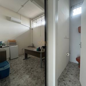 Loja, 1 dormitório no bairro Engenho Velho em Torres para Comprar