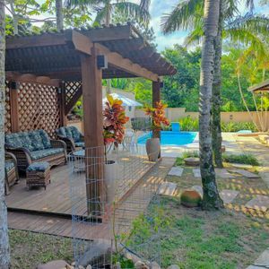 Sobrado com 330m², 3 dormitórios, 1 suíte, 5 vagas no bairro Centenário em Torres para Comprar