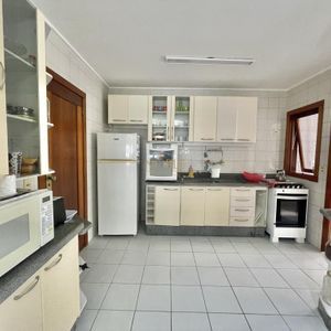 Apartamento com 130m², 3 dormitórios, 1 suíte, 1 vaga no Nouvelle Tour em Torres para Comprar