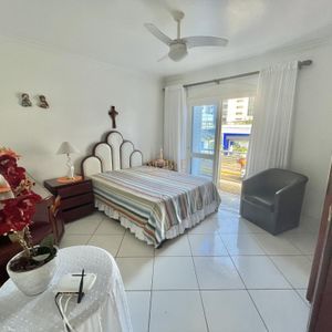 Casa com 500m², 7 dormitórios, 2 suítes, 2 vagas no bairro Centro em Torres para Comprar