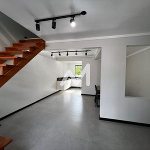 Sobrado com 85m² e 2 dormitórios no bairro São Cristóvão em Lajeado para Alugar