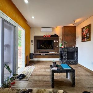 Casa com 180m², 3 dormitórios, 2 suítes, 2 vagas no bairro Caravelle em Passo de Torres para Comprar