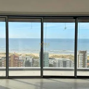 Apartamento com 385m², 4 dormitórios, 4 suítes, 2 vagas no Vanguard em Torres para Comprar