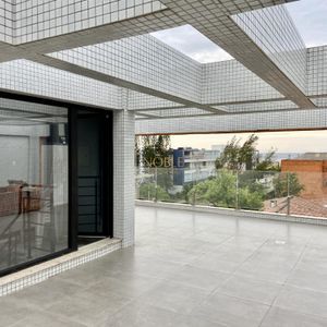 Cobertura com 176m², 3 dormitórios, 1 suíte, 2 vagas no Casa Carmel em Torres para Comprar