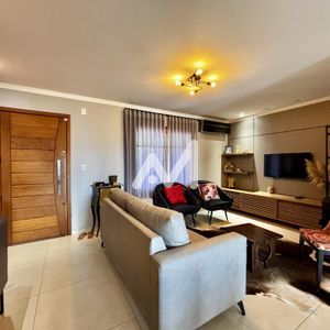 Sobrado com 138m² e 3 dormitórios no bairro Carneiros em Lajeado para Comprar