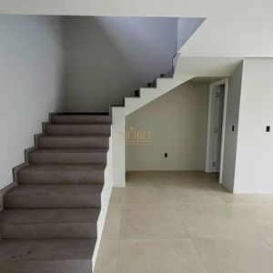 Casa com 284m², 4 dormitórios, 1 suíte, 2 vagas no bairro Igra Sul em Torres para Comprar