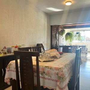 Casa, 3 dormitórios, 1 suíte, 2 vagas no bairro Igra Sul em Torres para Comprar