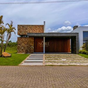 Casa de Condomínio com 225m², 3 dormitórios, 3 suítes, 2 vagas no Reserva das Águas em Torres para Comprar