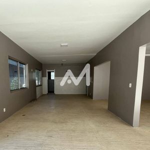 Casa Comercial com 130m² e 1 dormitório no bairro Centro em Lajeado para Alugar
