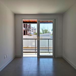 Apartamento com 74m², 2 dormitórios, 1 suíte, 1 vaga no Residencial Acrópole em Torres para Comprar