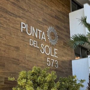 Apartamento com 53m², 1 dormitório, 1 suíte, 1 vaga no Punta Del Sole em Torres para Comprar