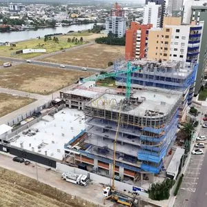 Apartamento com 85m², 2 dormitórios, 2 suítes, 2 vagas no Atlantico em Torres para Comprar