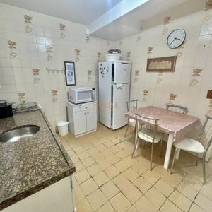 Casa com 500m², 7 dormitórios, 2 suítes, 2 vagas no bairro Centro em Torres para Comprar