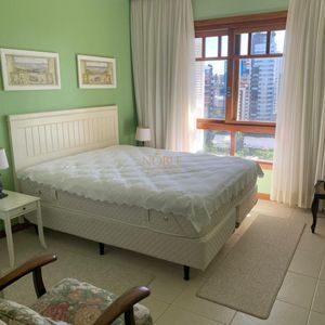 Apartamento com 180m², 3 dormitórios, 1 suíte, 2 vagas no Debret em Torres para Comprar