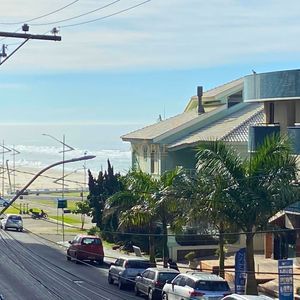 Apartamento com 91m², 2 dormitórios, 1 suíte no Torre de Prata em Torres para Comprar