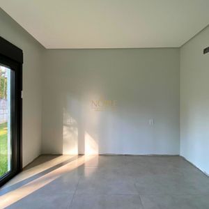 Casa com 201m², 3 dormitórios, 3 suítes, 2 vagas no Reserva das Águas em Torres para Comprar