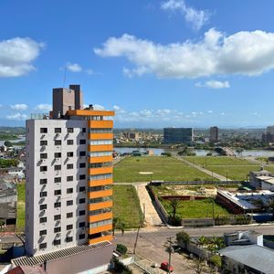 Apartamento com 92m², 2 dormitórios, 2 suítes, 1 vaga no Rosa dos Ventos em Torres para Comprar