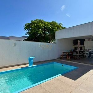 Casa com 210m², 3 dormitórios, 1 suíte, 2 vagas no bairro Novo Passo em Passo de Torres para Comprar