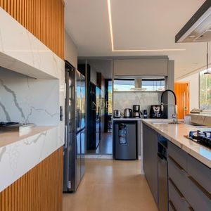 Casa de Condomínio com 375m², 4 dormitórios, 4 suítes, 2 vagas no Condomínio Ilhas Park em Torres para Comprar