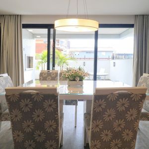 Apartamento com 128m², 3 dormitórios, 1 suíte, 2 vagas no Casa Carmel em Torres para Comprar